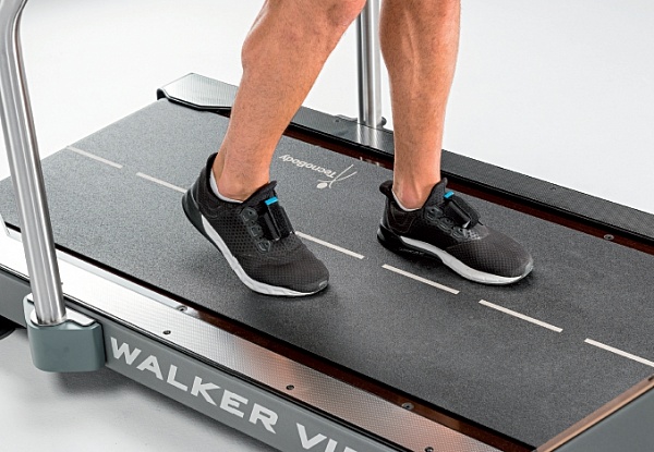 Датчики F-Sensor, установленные на верхнюю часть стопы (за шнурками на обуви) автоматически синхронизируются с компьютером дорожки Walker View. В результате система автоматически распознаёт и отображает все основные параметры стопы в динамике.